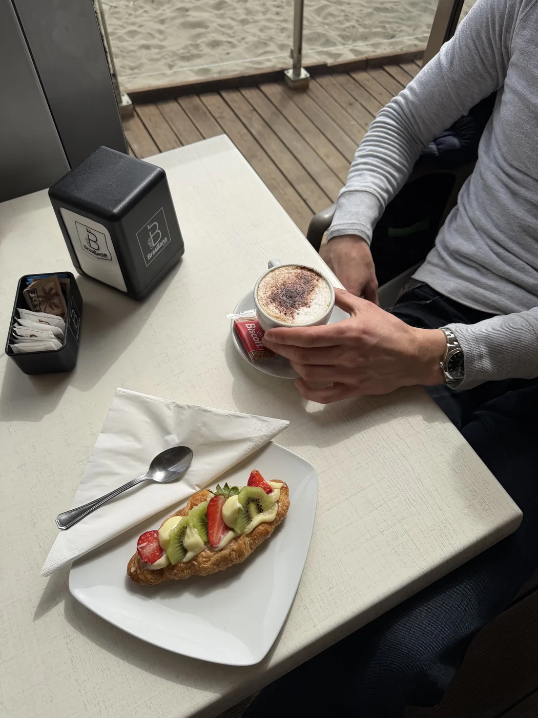Cappuccino colazione mare rolex